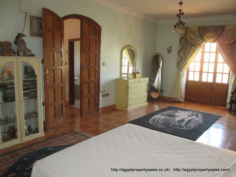 Unique 2-Bedroom Villa for Rent in Ramla, Luxor – Private Garden, Rooftop Views & Prime Location Near the Nile