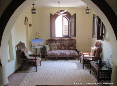 WB0086R Spacious second floor 2 bed apt with fantastic folkloric designed interior in Gezira