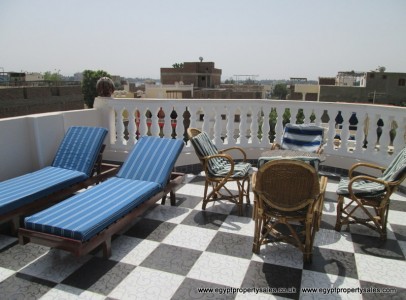 WB1888R Ground floor tow bedrooms apartment with shared garden in Luxor