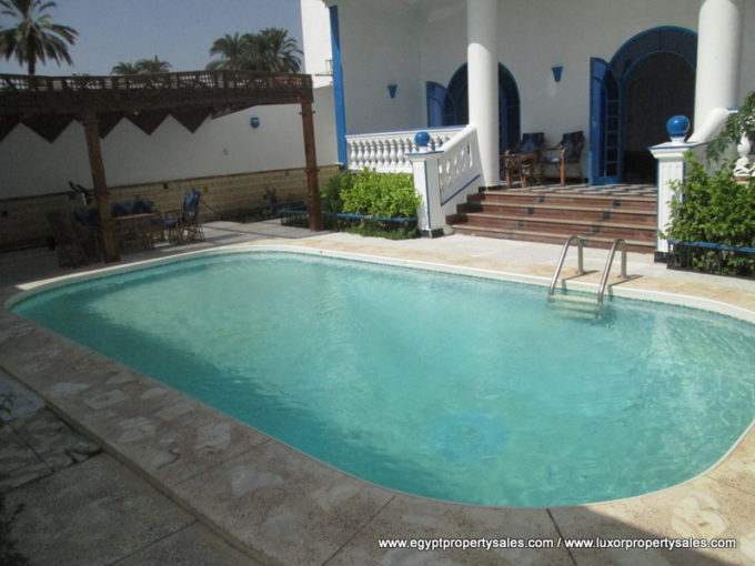 WB2552S/R Two storey villa with swimming pool and amazing garden in Luxor for sale or rent