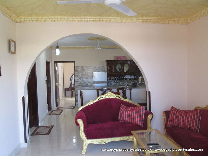 WB1321S Apartment building with 3 floors opposite Colossi of Memnon for sale or rent