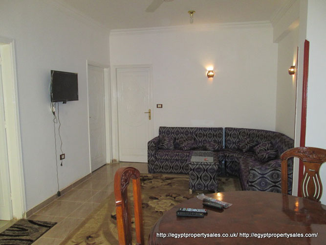WB415R Two bedrooms apartment for rent in Luxor on first floor in apartment building with nice view of the Nile