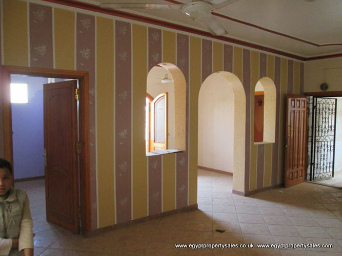 EB0202S Great apartment for sale with shared plunge pool in Luxor