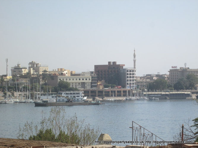 WB27S Ground floor 2 bedroom apartment for sale in Luxor Nile view and amazing roof garden