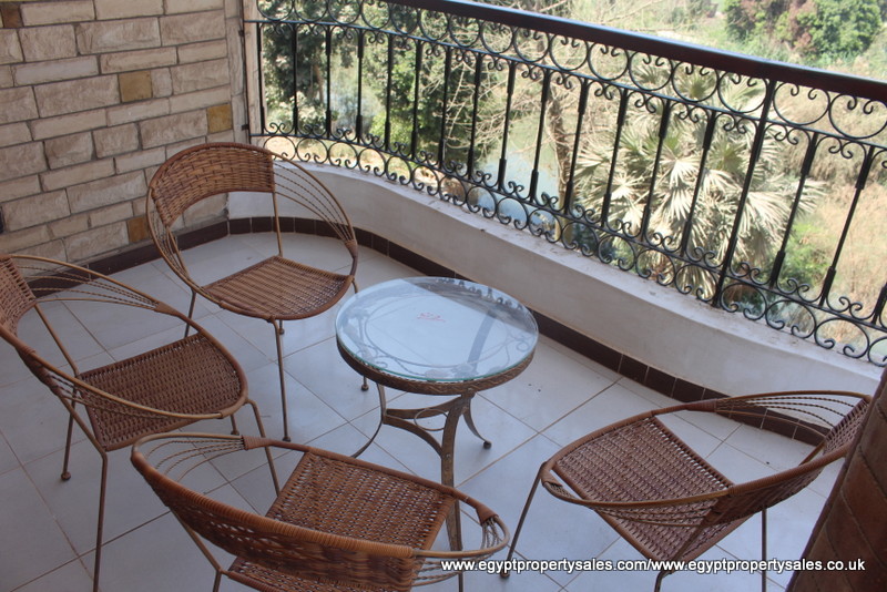 WB519R Second floor three bedrooms apartment for rent in Luxor
