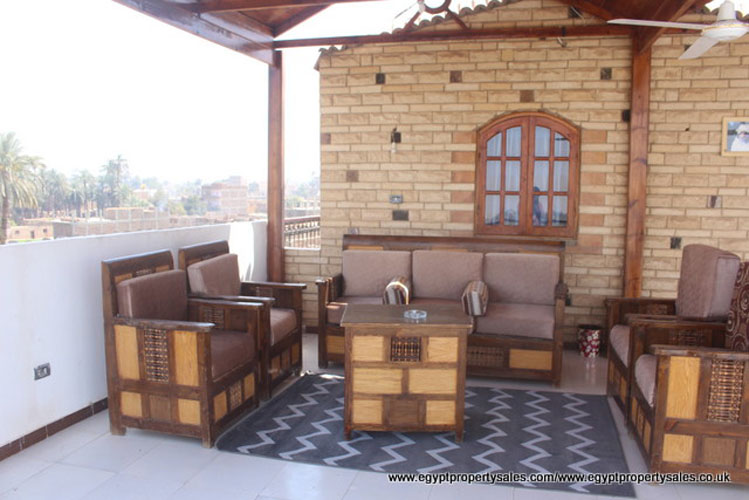 WB523R roof top one bedroom apartment for rent in Luxor