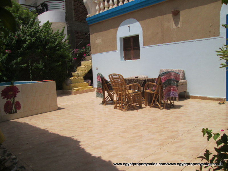 WB472R One story house for rent with garden and plunge pool in West Bank of Luxor, Ramla.