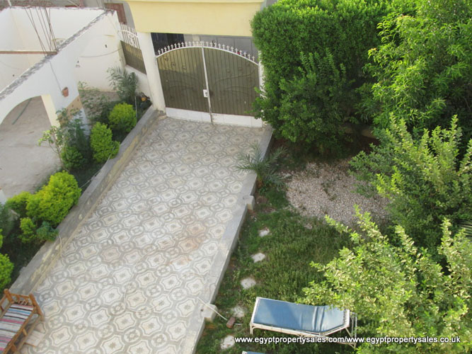 WB1857S/R Three storey villa with three apartments and nice garden for sale in West Bank of Luxor