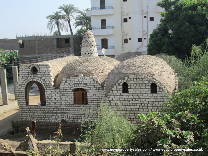 WB0124S Choice of two domed houses for sale in Luxor Djorf area
