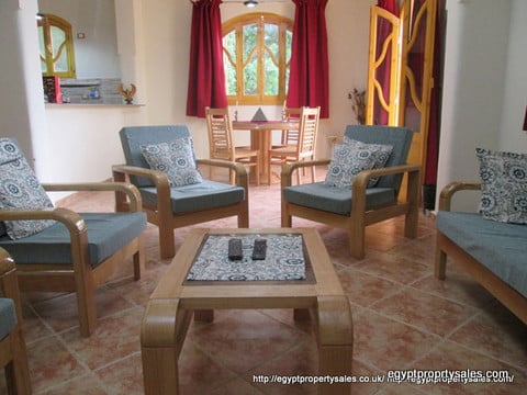 Beautiful hotel for rent with roof terrace in quiet area in Luxor, West Bank