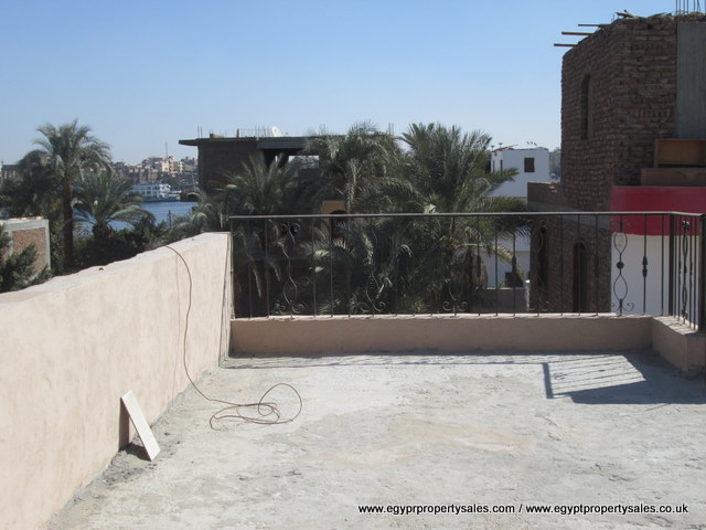 WB496S/R Stunning palatial three bedroom villa for sale or rent in Luxor with private pool