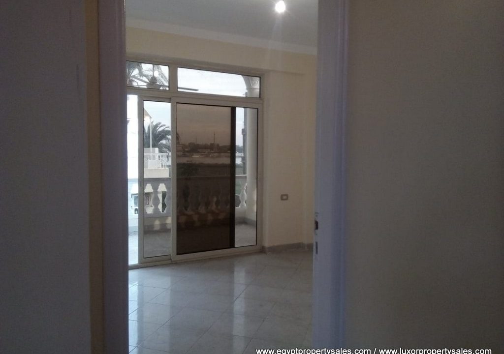 Unfurnished apartment on second floor near the Nile in Luxor