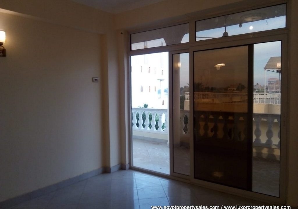 Unfurnished apartment on second floor near the Nile in Luxor