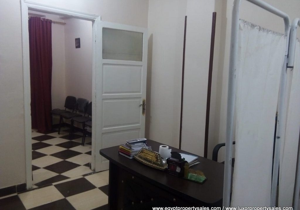 EB2148R Property for rent in Luxor suitable to be an unfurnished apartment, a doctor's clinic, or a company office in front of Luxor Temple