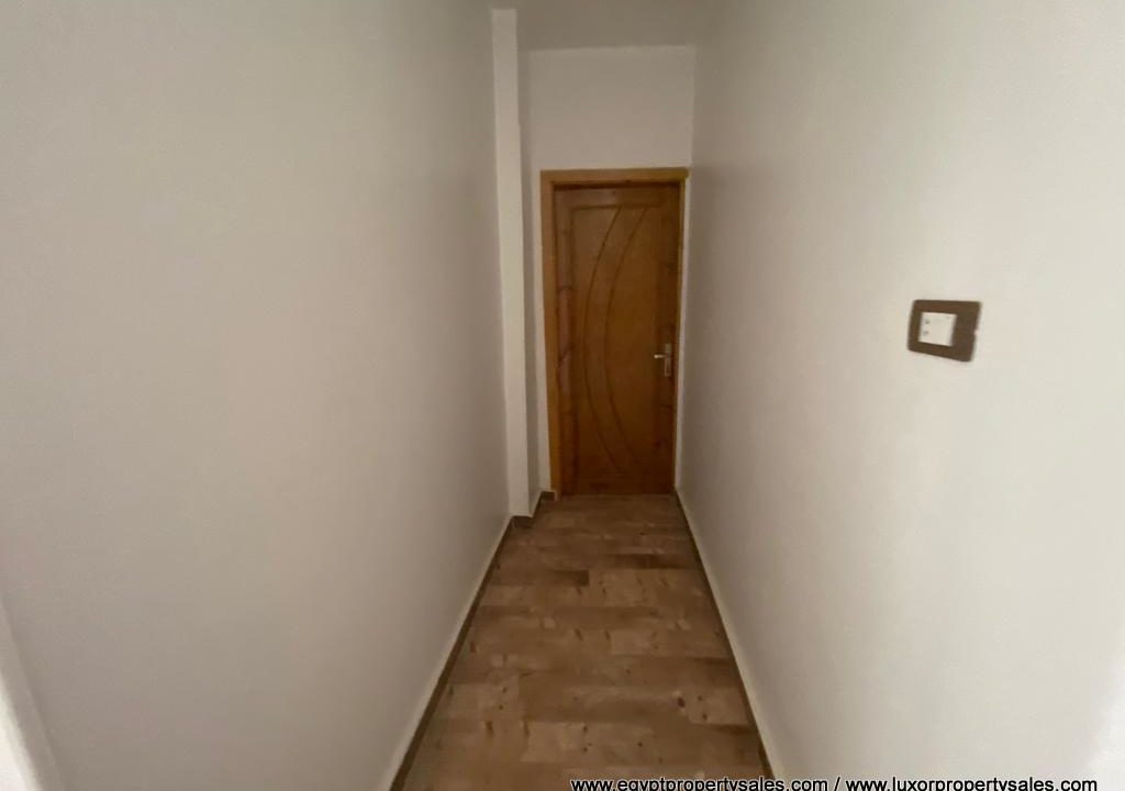 EB2161R Two bedrooms apartment has elevator located on 7th floor of apartment building