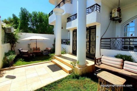 Bright modern Guesthouse on the banks of the great river Nile