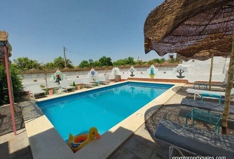 Beautiful fully furnished stylish 3 bedrooms and 4 bathrooms house with large Garden in Al Gezira