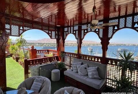 for Sale Luxurious Home 2 Apartment