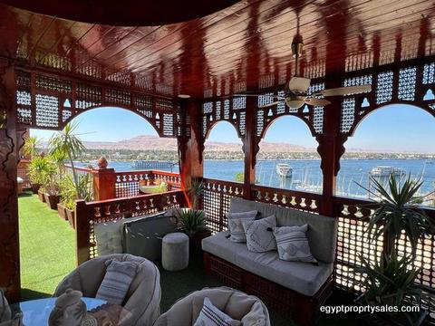 for Sale Luxurious Home 2 Apartment