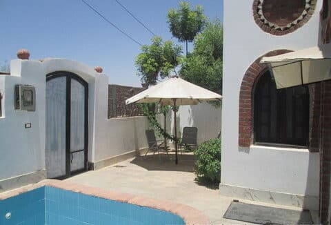 2 bedrooms House with beautiful swimming pool for rent in Ramla, West Bank, Luxor