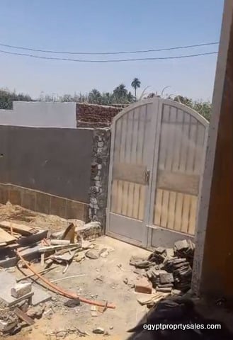 Unfinished 2-Bedroom Villa with Garden for Sale in Ramla, West Bank, Luxor